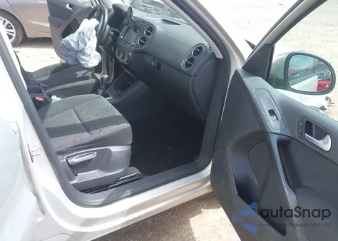 2015 Volkswagen Tiguan S z USA, uszkodzony, nr VIN WVGAV7AXXFW564640